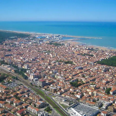 Lungomare By Interhome * Viareggio